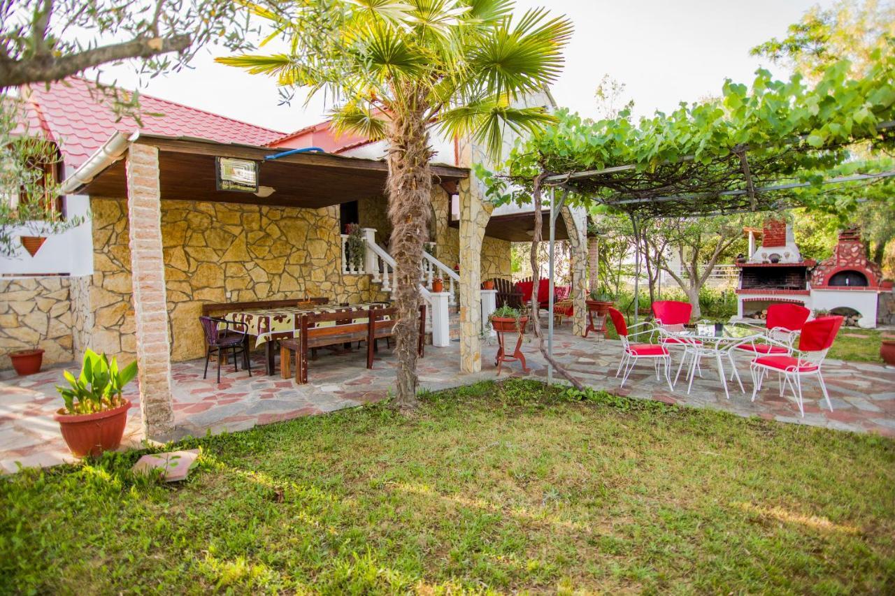 Villa Touzla Ofrinion Exterior photo