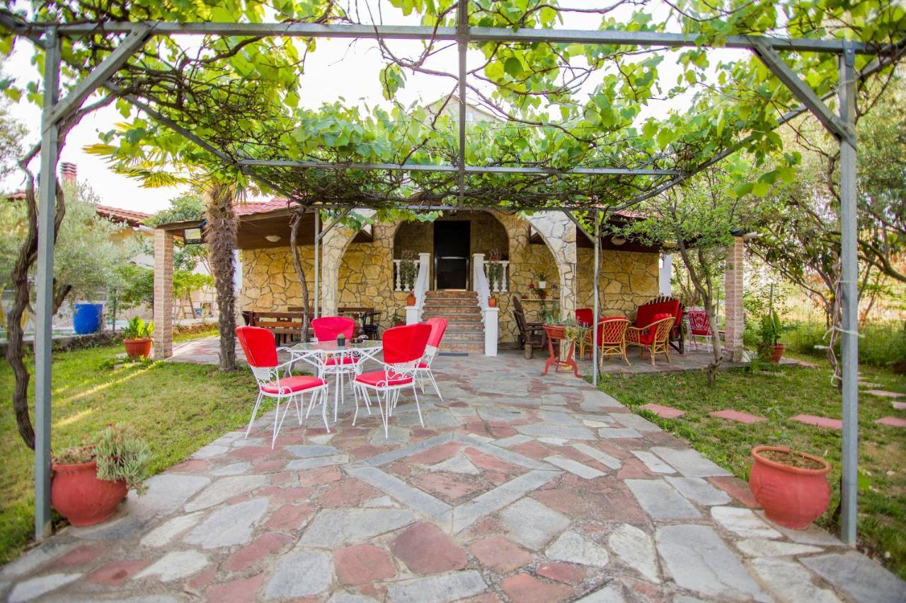 Villa Touzla Ofrinion Exterior photo
