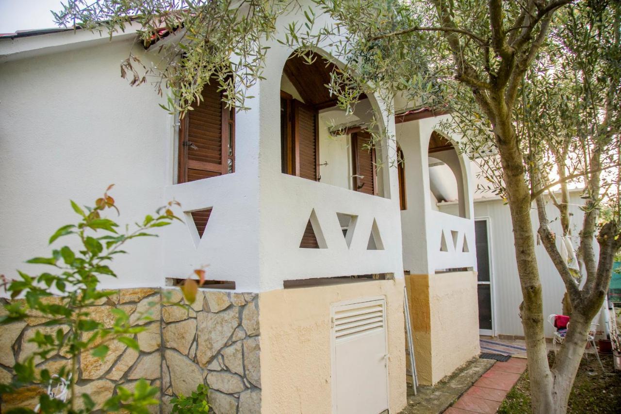 Villa Touzla Ofrinion Exterior photo