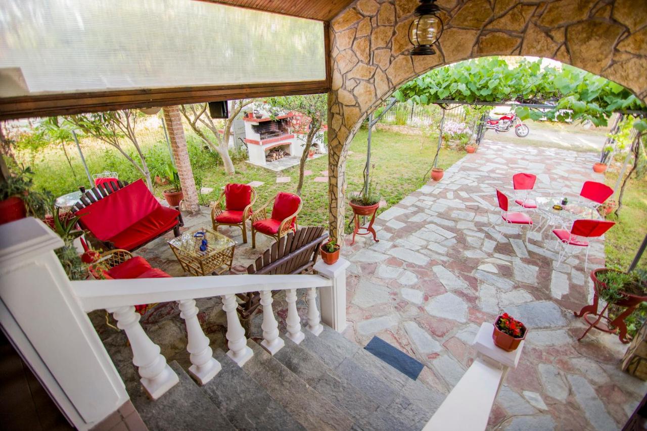 Villa Touzla Ofrinion Exterior photo